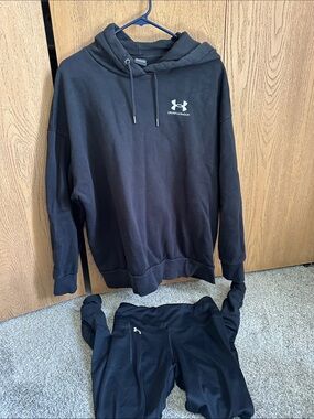 Under Armour Black Pullover Hoodie with Small Logo